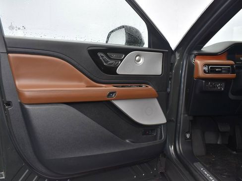 Certified 2023 Lincoln Aviator Reserve w/ Equipment Group 201A image 24