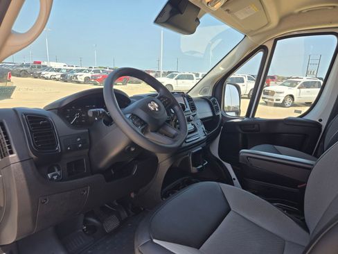 Used 2025 RAM ProMaster 3500 w/ Convenience Group FWD image 11