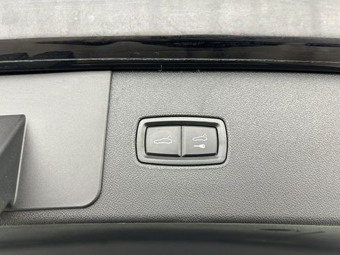 Used 2023 Porsche Cayenne Turbo image 38