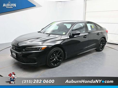 Used 2023 Honda Civic Sport image 2