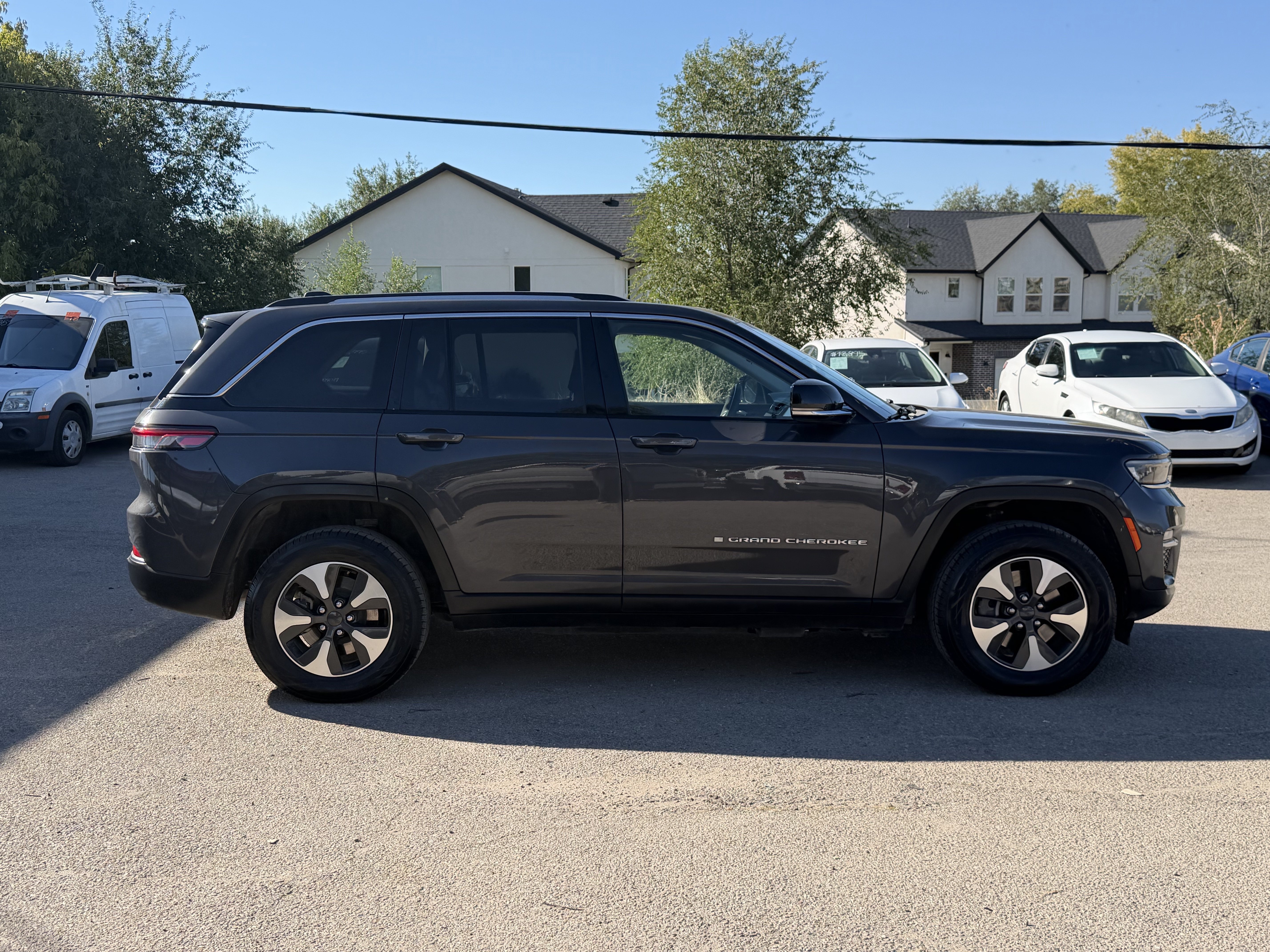 Used 2023 Jeep Grand Cherokee 4WD 4xe image 7