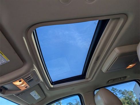 Used 2013 GMC Yukon XL Denali image 17