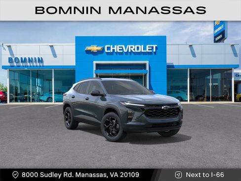 New 2026 Chevrolet Trax LT w/ Midnight Edition FWD image 2