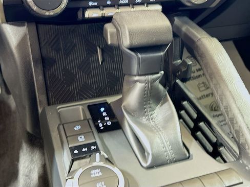 Used 2025 Toyota Tacoma SR5 AWD/4WD image 14