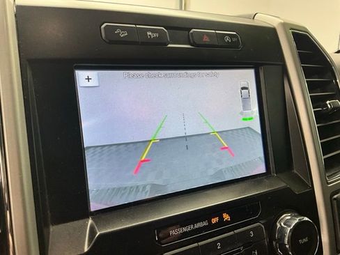 Used 2019 Ford F150 Lariat w/ Trailer Tow Package image 5