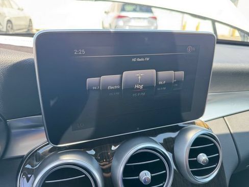 Used 2018 Mercedes-Benz C 300 4MATIC Sedan image 21