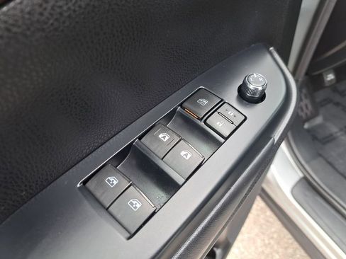 Certified 2017 Toyota Highlander XLE image 16