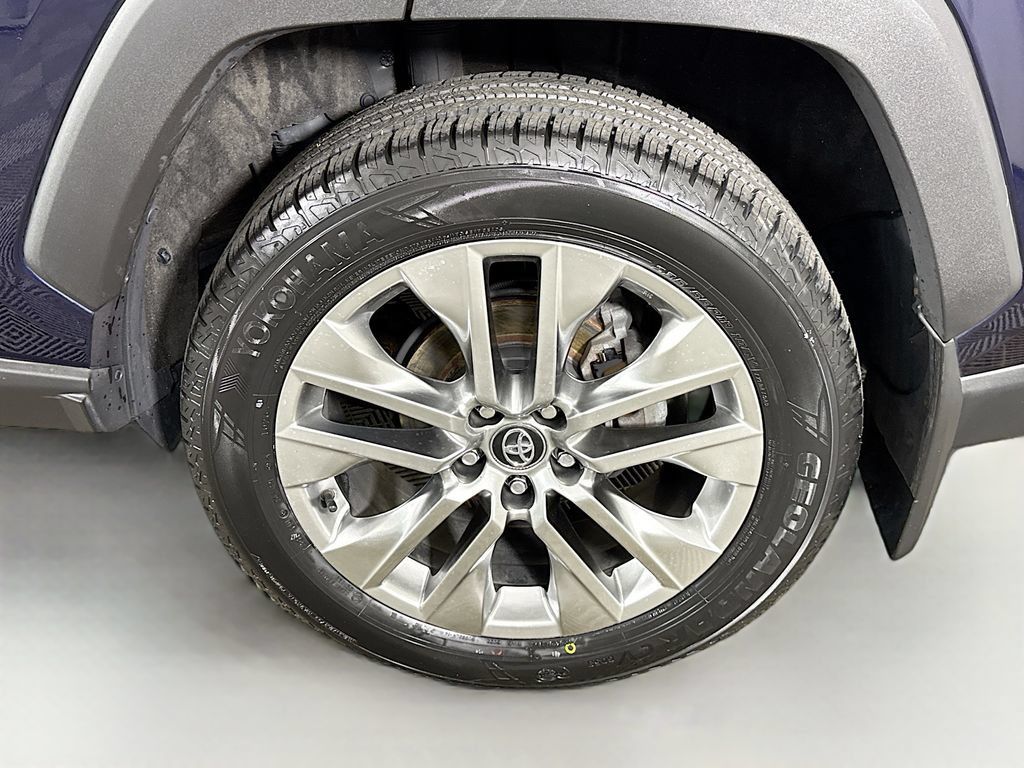 Used 2021 Toyota RAV4 Limited AWD/4WD image 34