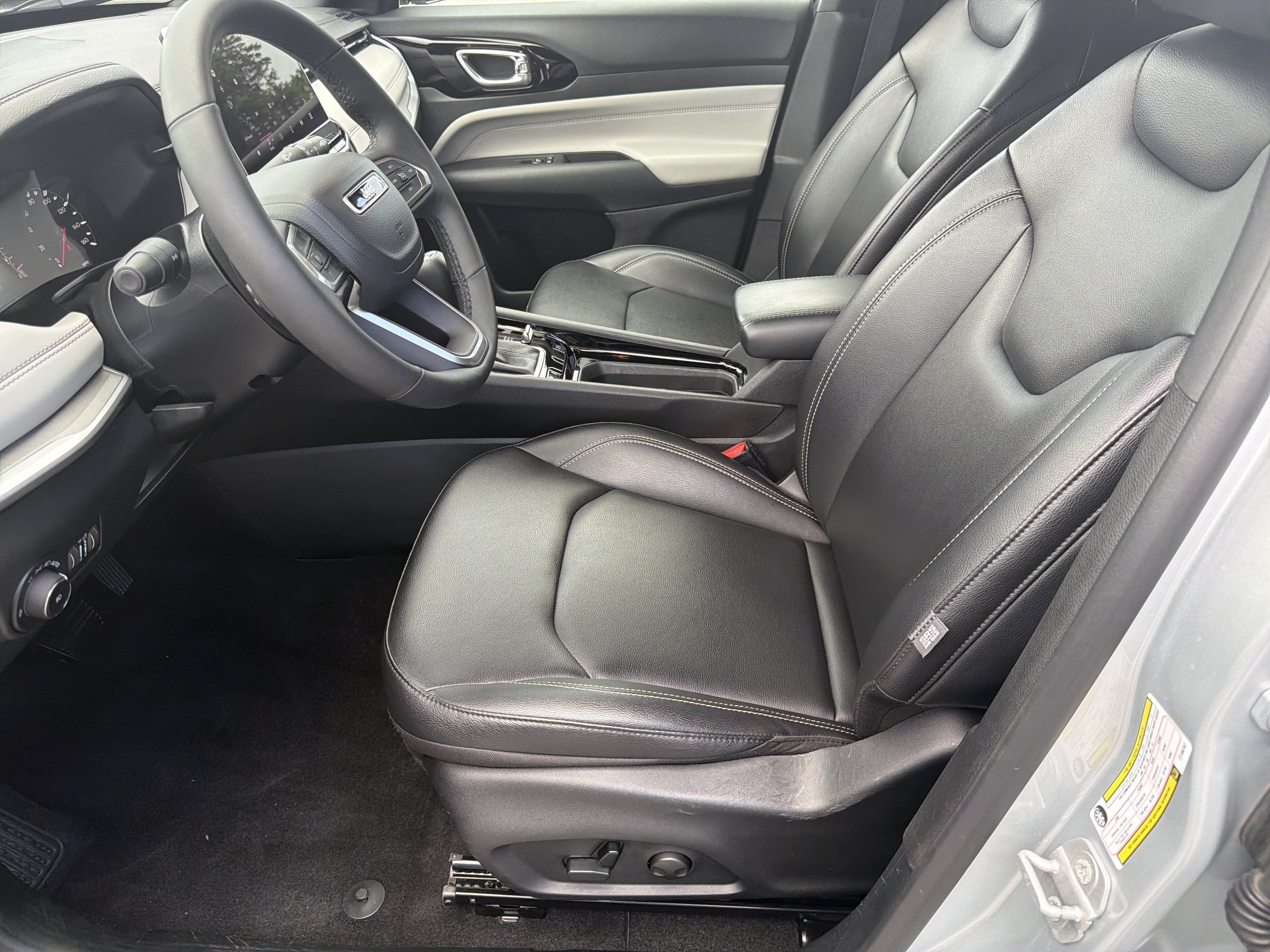Used 2026 Jeep Compass Limited AWD/4WD image 11