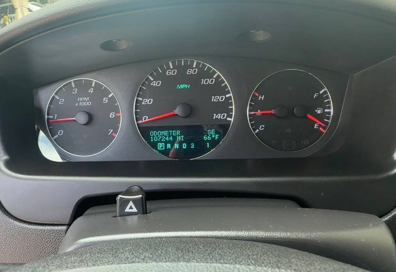 Used 2008 Chevrolet Impala LTZ FWD image 22