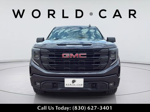Used 2022 GMC Sierra 1500 Elevation w/ X31 Off-Road Package AWD/4WD image 9