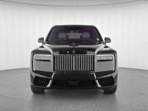 New 2026 Rolls-Royce Cullinan Black Badge image 8
