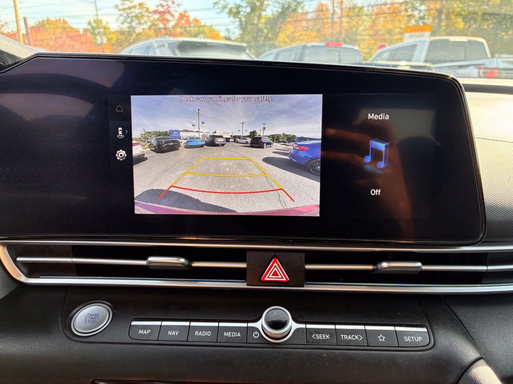 Used 2024 Hyundai Elantra SEL FWD image 33