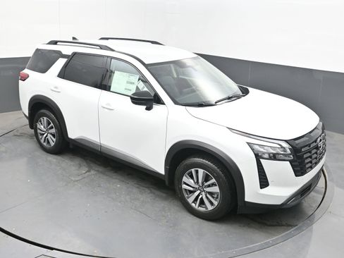 New 2026 Nissan Pathfinder SL FWD image 32