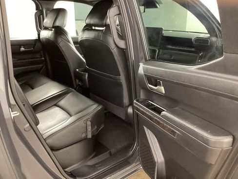 Used 2024 Toyota Tacoma Limited w/ Limited Package (LT) AWD/4WD image 21