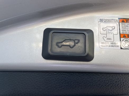 Used 2016 Toyota RAV4 XLE image 31
