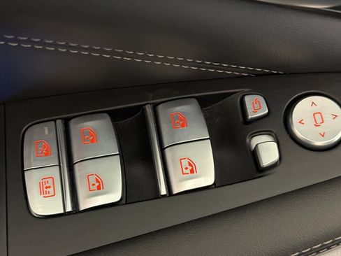 Used 2023 BMW X7 xDrive40i w/ Executive Package image 13