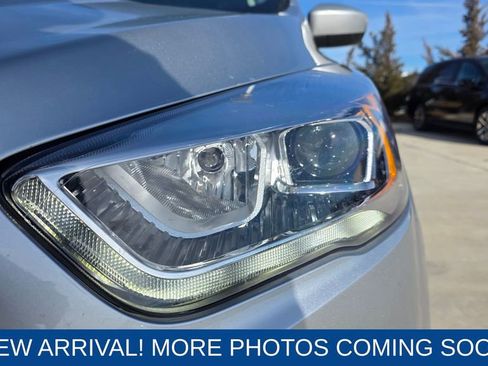 Used 2019 Ford Escape SEL image 9