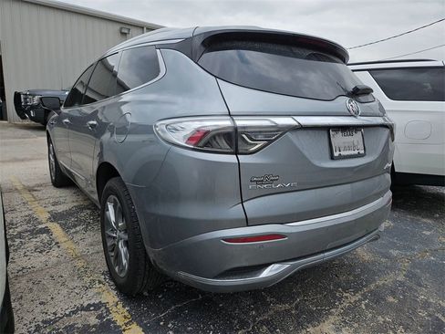 Used 2023 Buick Enclave Avenir image 3