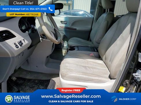 Used 2012 Toyota Sienna XLE image 9