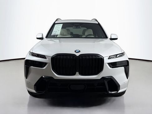 Used 2024 BMW X7 xDrive40i w/ M Sport Package AWD/4WD image 2
