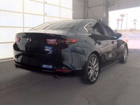 Used 2020 MAZDA MAZDA3 Sedan w/ Select Package FWD image 2