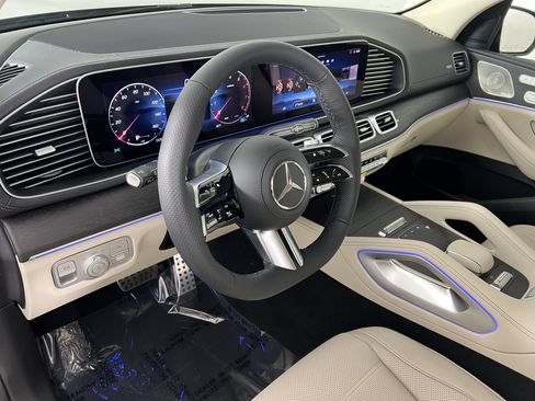 New 2026 Mercedes-Benz GLS 450 4MATIC image 18