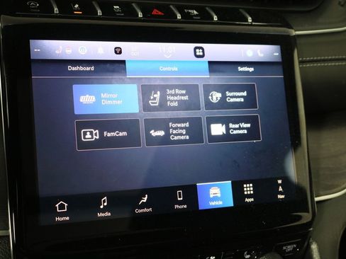 Used 2025 Jeep Grand Cherokee L Limited w/ Luxury Tech Group II image 36