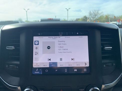 Used 2022 RAM 1500 Laramie image 11