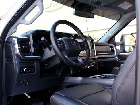 Used 2025 Ford F250 Lariat AWD/4WD image 22