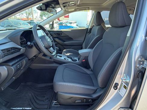 Used 2025 Subaru Crosstrek 2.0i Premium image 32