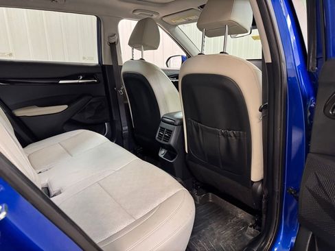 Used 2021 Kia Seltos EX image 24