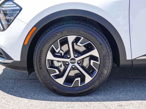 Certified 2025 Kia Sportage EX FWD image 10