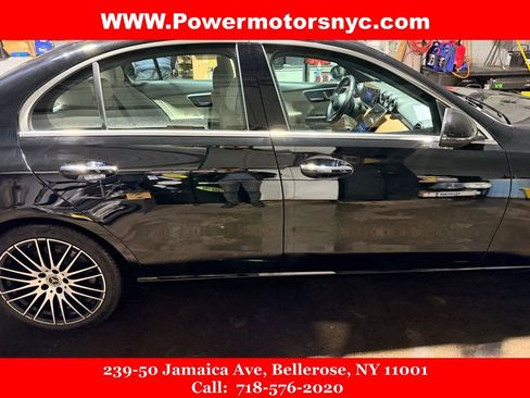 Used 2022 Mercedes-Benz C 300 4MATIC Sedan image 4