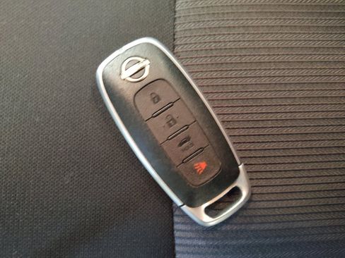 Used 2025 Nissan Sentra SV image 32