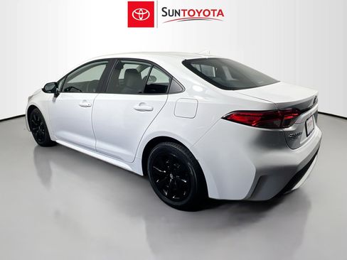 Used 2021 Toyota Corolla LE FWD image 6
