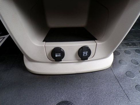 Used 2012 RAM C/V image 21