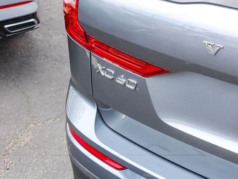 Used 2018 Volvo XC60 T8 Momentum AWD/4WD image 9
