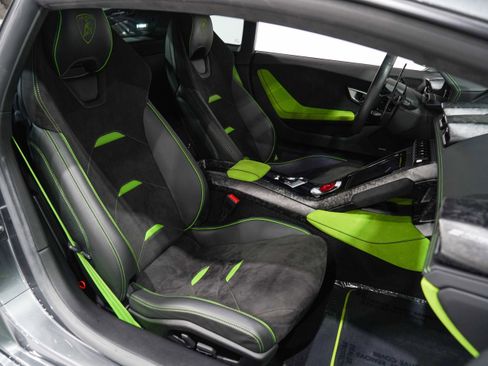 Used 2022 Lamborghini Huracan EVO RWD image 15