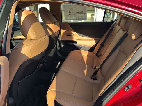 New 2025 Lexus ES 350 w/ Premium Package image 9