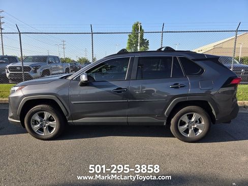 Used 2025 Toyota RAV4 XLE AWD/4WD image 8