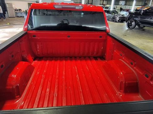 Used 2019 Chevrolet Silverado 1500 Custom w/ Custom Convenience Package AWD/4WD image 5