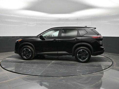 Used 2024 Nissan Rogue SV FWD image 4