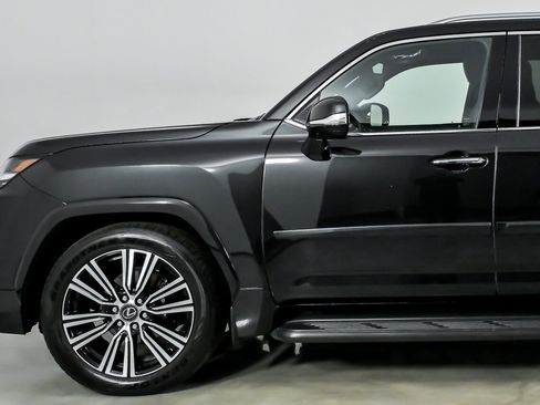 Used 2025 Lexus LX 700h Luxury AWD/4WD image 7