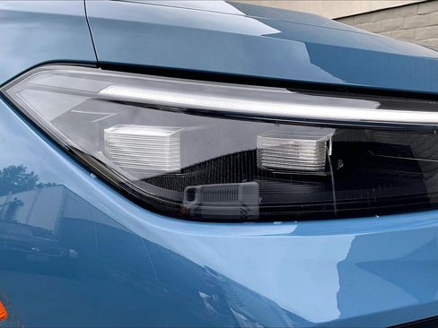 Certified 2025 Volkswagen Tiguan SE R-Line AWD/4WD image 27