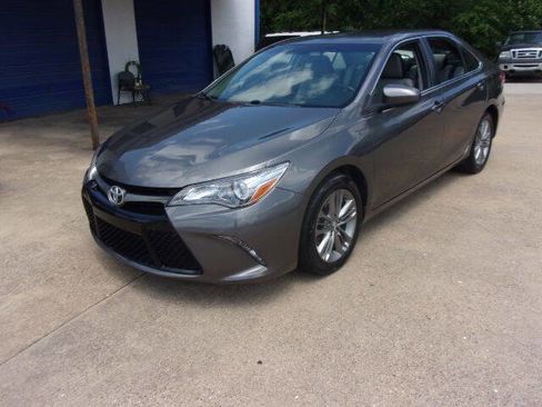 Used 2016 Toyota Camry SE FWD image 8
