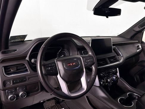Used 2021 GMC Yukon XL SLE image 9