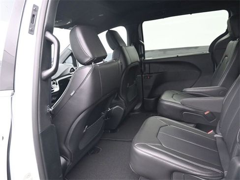 New 2026 Chrysler Voyager LX image 24