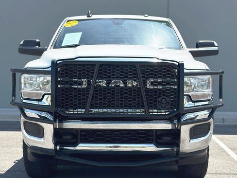 Used 2022 RAM 2500 Tradesman w/ Chrome Appearance Group AWD/4WD image 9