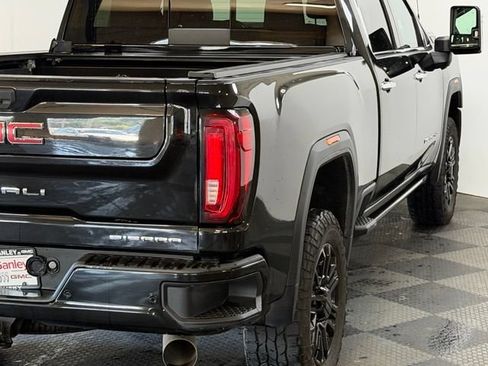 Used 2022 GMC Sierra 3500 Denali w/ Denali Black Diamond Edition AWD/4WD image 11